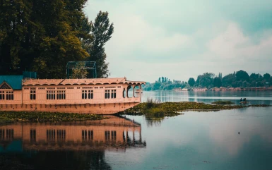 10 Must-Visit Places in Kashmir This Spring