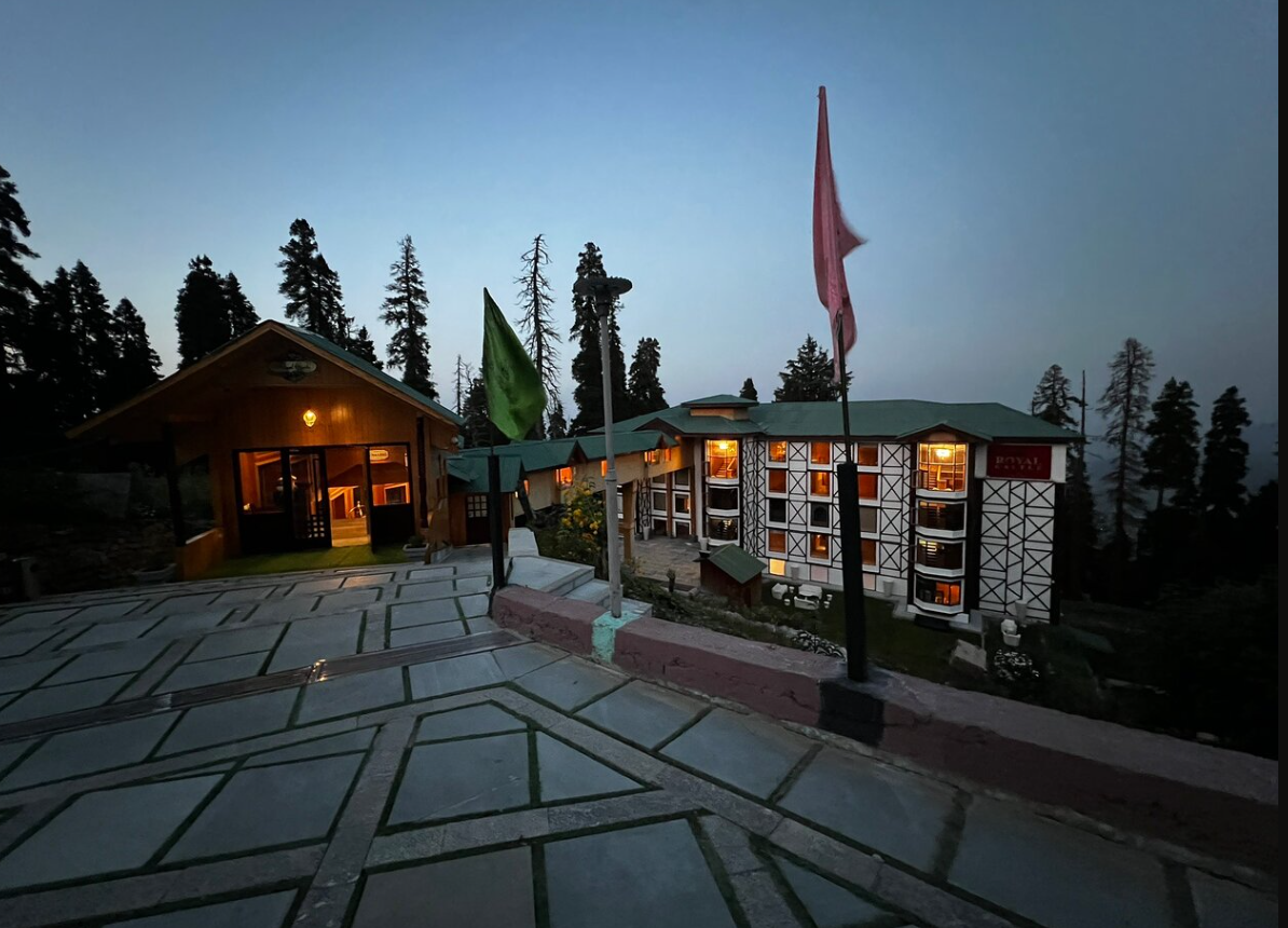 Kashmir Luxury Retreat