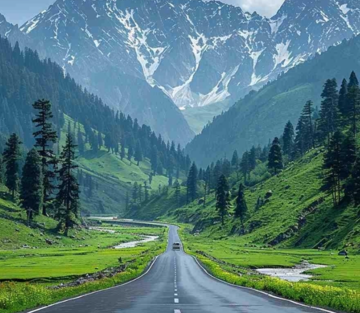 KASHMIR GRAND GROUP ESCAPE