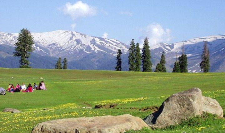 KASHMIR SPRING ESCAPE